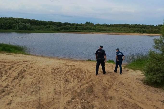 Полицейские Сыктывкара во время рейдов обнаружили на берегу пьяных подростков