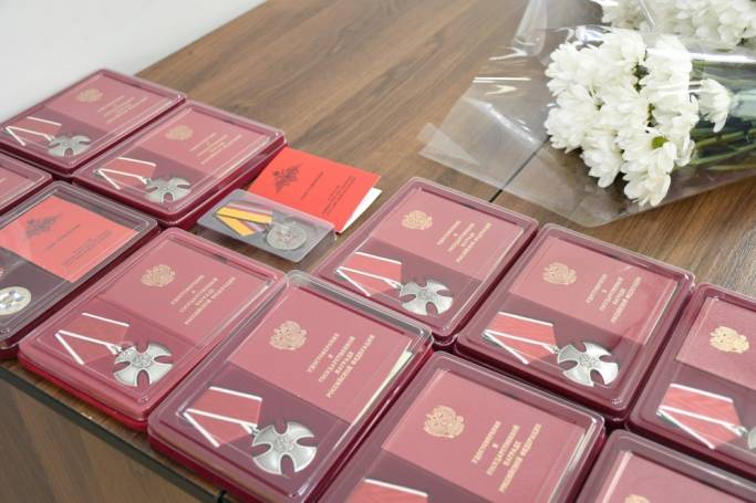 Семьям 12 погибших бойцов из Усть-Куломского района передали их ордена и медали