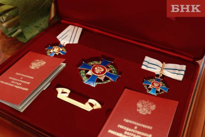 Владимир Путин подписал указ о награждении трех семей из Коми