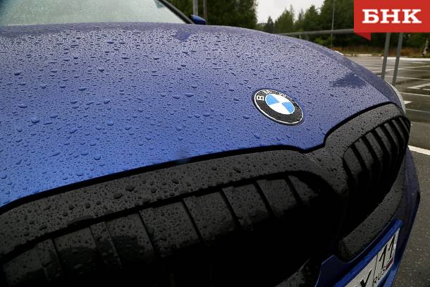 Владелица BMW потребовала с автодилера два миллиона рублей за несвоевременную замену запотевшей фары