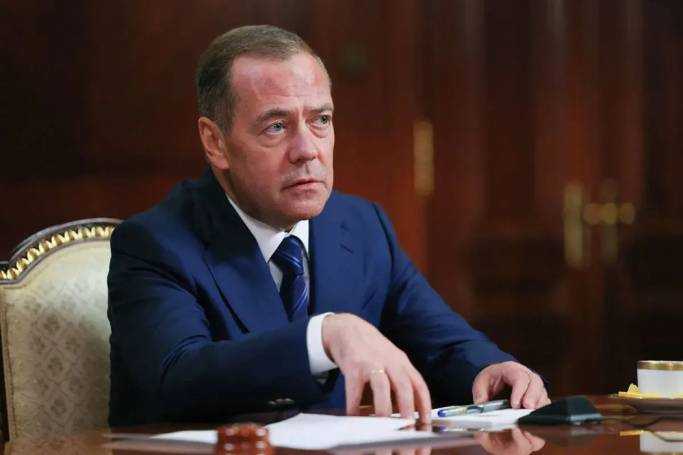 «Или великая держава, или никакая»: интервью Дмитрия Медведева в газете «Ведомости»