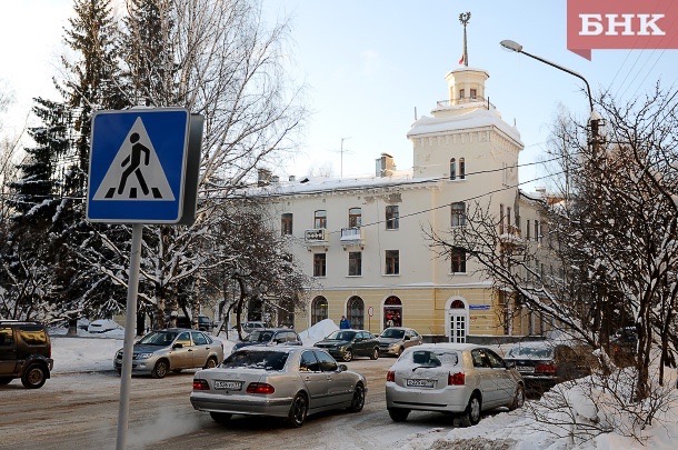В Сыктывкаре второй год продают помещение в «доме под шпилем»