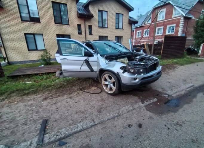 Как получить компенсацию за снесенный автомобилем забор