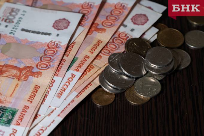 Работодателям Коми напомнили об ответственности за зарплату в конвертах