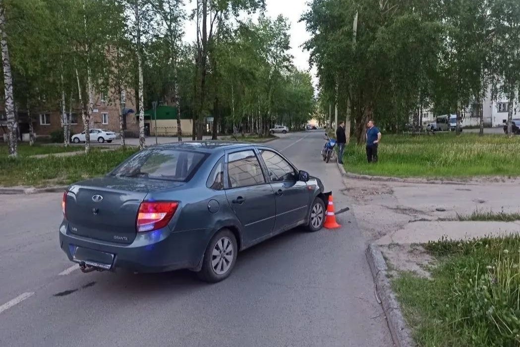В Сыктывкаре водитель мопеда после столкновения с «Ладой» получил гипертонический криз