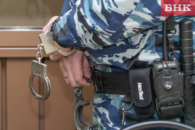 В Воркуте арестовали двух приставов