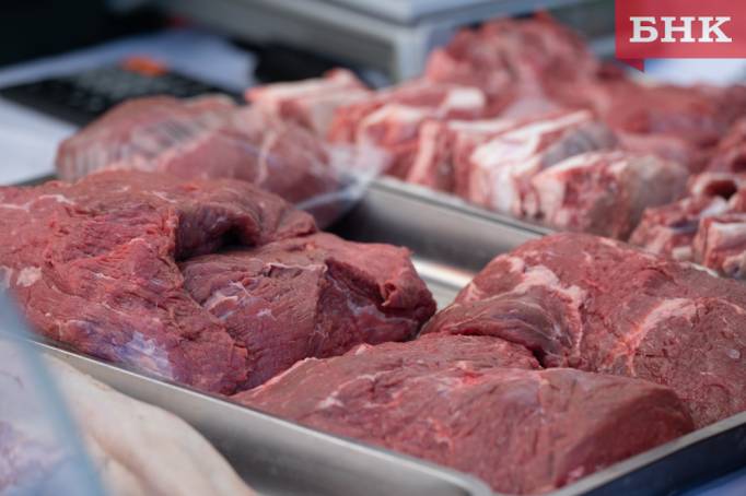 В Печоре покупателям не дали вынести из магазина мясо и форель