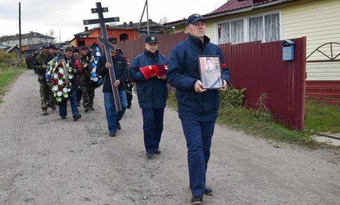 В Щельяюре простились с гвардии старшиной второй статьи Иваном Поздеевым