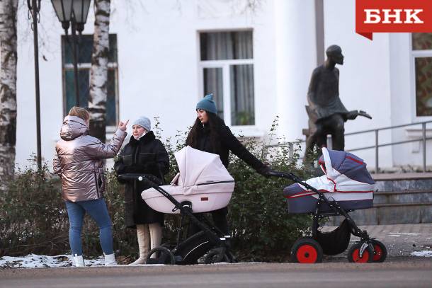 Сколько начисляется пенсионных баллов во время декрета