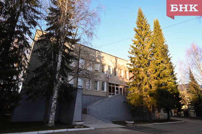 В сыктывкарском загсе отремонтировали главную лестницу