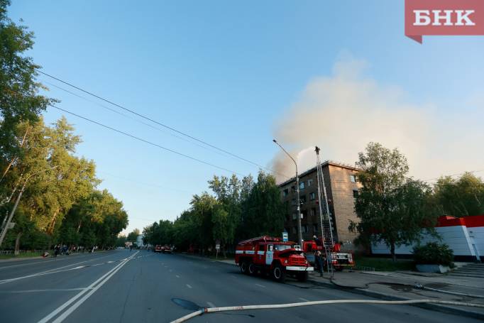 В МЧС назвали предварительную причину пожара в сыктывкарском общежитии