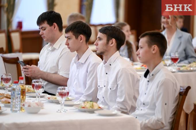 В Коми наградили лучшие многодетные семьи