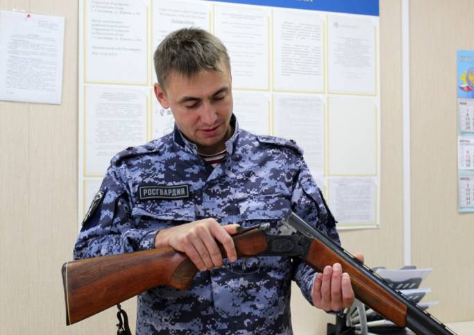 Сыктывкарец нашел в родительском доме тайник с оружием