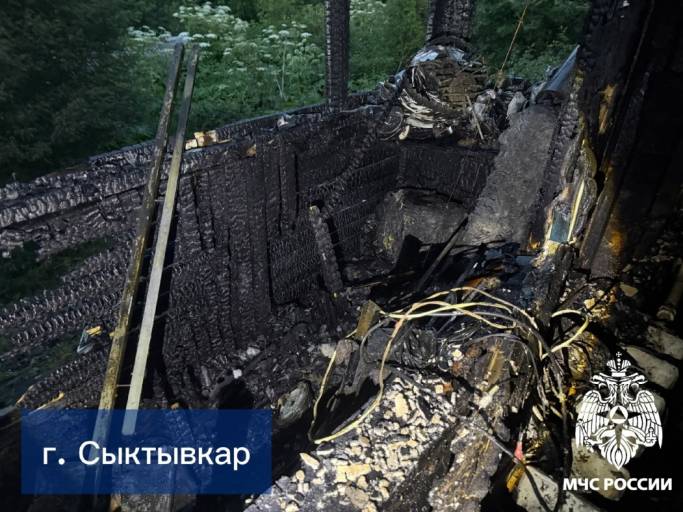 В Дырносе сгорела квартира в «деревяшке»