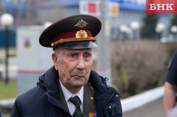 Ветеран Великой Отечественной войны из Коми передал привет москвичам с Красной площади