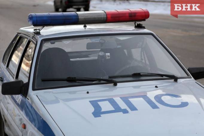 В Сысольском районе обгон на трассе закончился столкновением четырех автомобилей