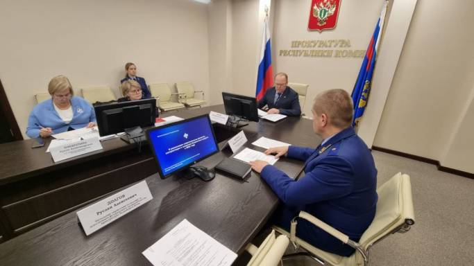 Прокурор Коми объявил предостережение руководителю Минздрава республики