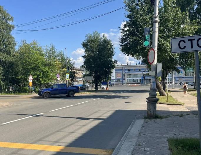 Возле аэропорта Сыктывкара появился светофор