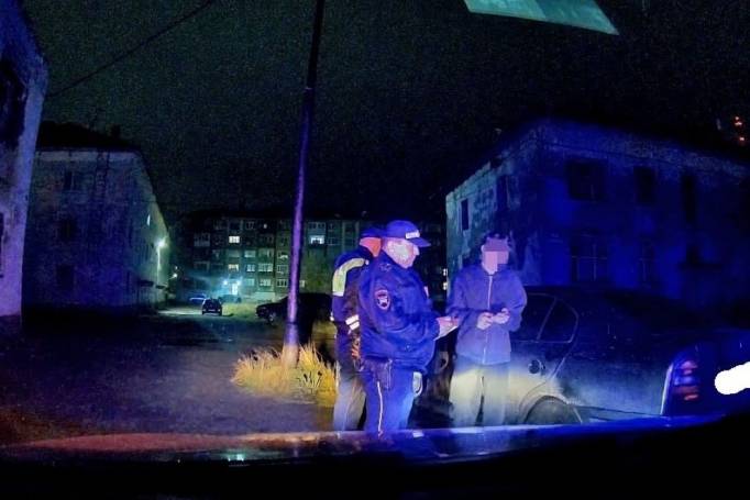 В Воркуте подросток купил иномарку, но перегнать ее в гараж не успел