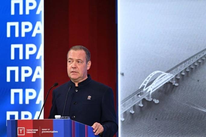 Дмитрий Медведев: «Сохранить Россию можно только победой в специальной военной операции»
