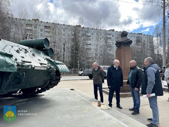 Смельчаки на сцене, патриотический автопробег и ремонт дорог: о чем писали главы городов и районов Коми на этой неделе