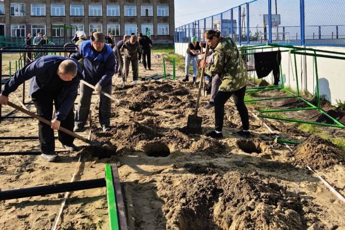 «Вызов» принят: возле школы в Щельяюре обустроили военизированную полосу препятствий