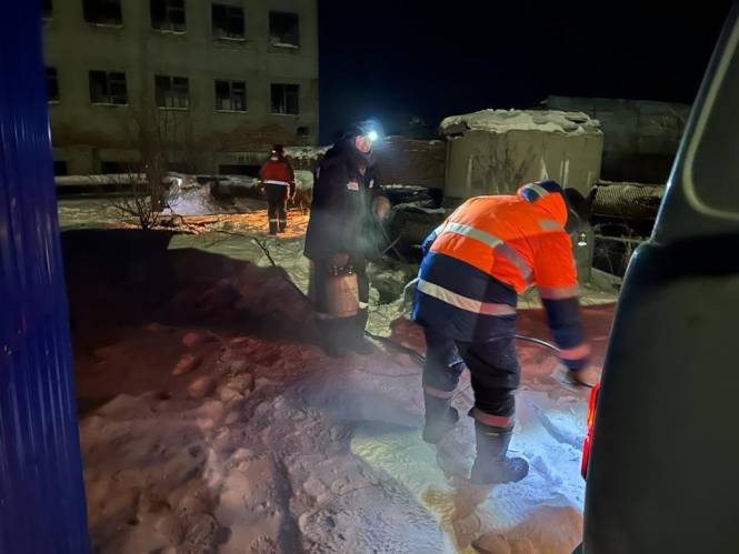Воркутинские службы продолжают ликвидацию аварии на водосетях