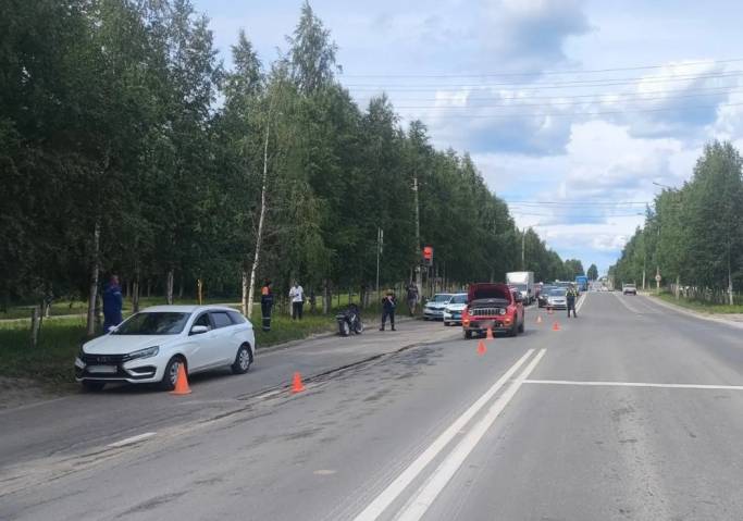 В Ухте мотоциклиста откинуло под колеса «Джипа» из-за чужого неудачного маневра