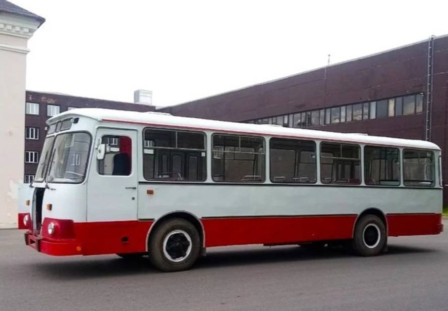 По улицам Ухты курсирует ретро-автобус