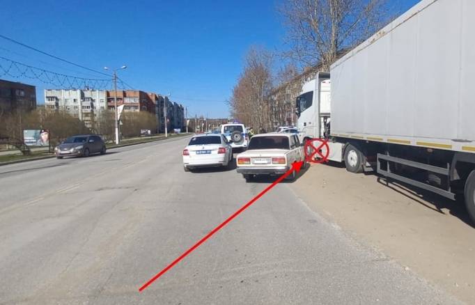 В Сосногорске водитель попал под свою же машину