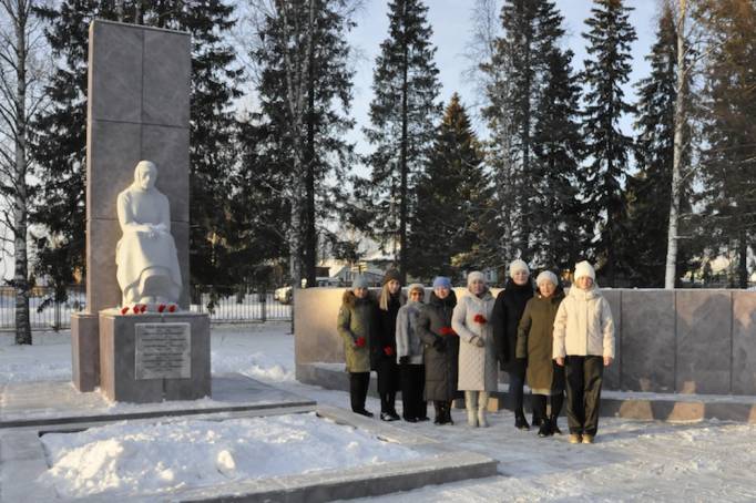 В Усть-Цильме при поддержке ЛУКОЙЛа отремонтировали мемориал