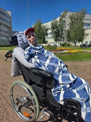 Сбитый экс-прокурором воркутинец приехал в Санкт-Петербург на новый курс реабилитации 