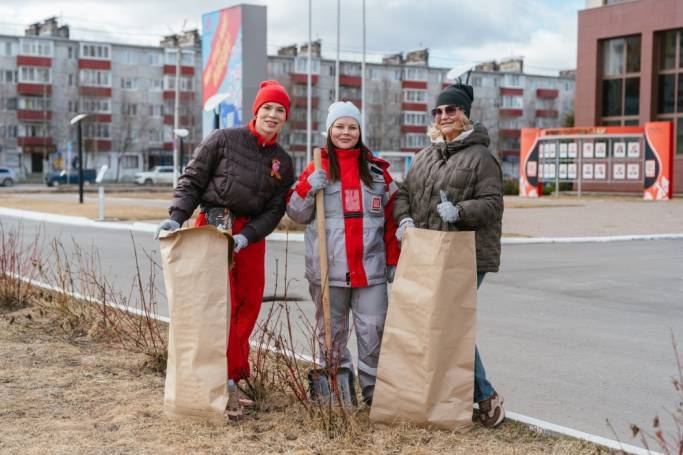 Работники ЛУКОЙЛ-Перми в Усинске, Ухте и Яреге присоединились к общегородским субботникам