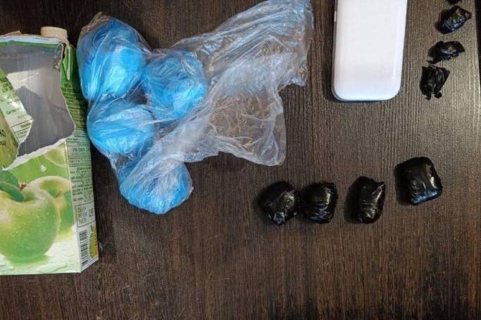 Получившая на расфасовку полкилограмма наркотиков сыктывкарка проведет в колонии 7 лет