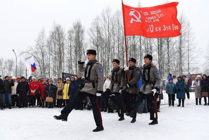 В Сосногорске открыли Аллею славы