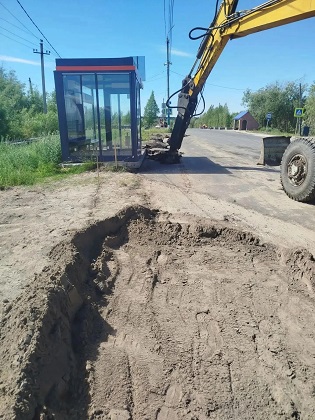 На подъезде к Усинску обустраивают автомобильную дорогу