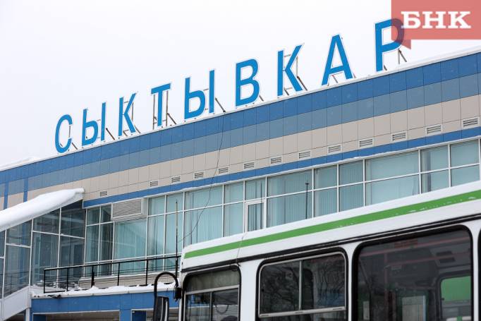 Из Сыктывкара на восемь часов задержали авиарейс в Санкт-Петербург