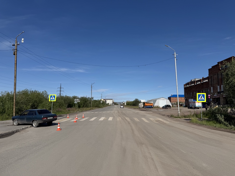 В Воркуте водитель ВАЗа сбил велосипедиста и наехал на столб