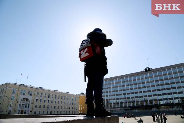 Сыктывкарские полицейские вернули школьнице потерянный телефон
