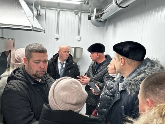 В Корткеросском районе запустили модульный цех по переработке дикоросов