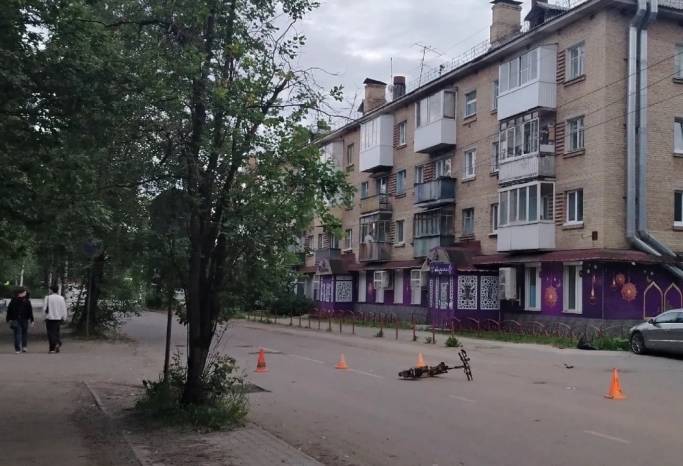В Ухте водитель электросамоката пострадал в ДТП сильнее пешехода