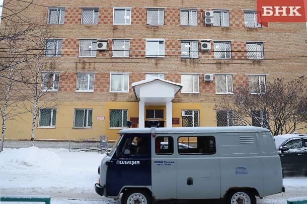 Пьяная ухтинка напала на полицейского, который пытался ей помочь