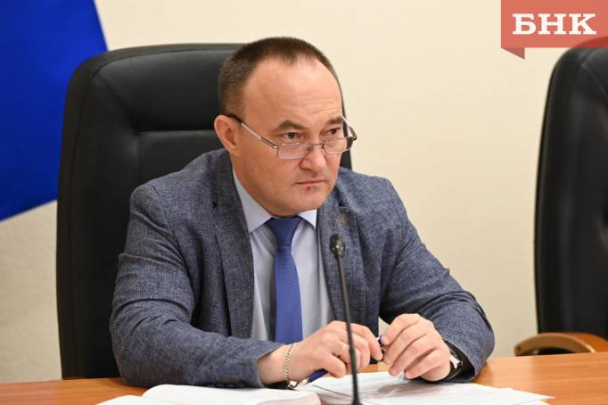 Олег Холопов стал министром образования и науки Коми