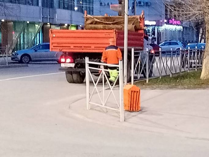  За ночь в Сыктывкаре установили 120 мусорных урн