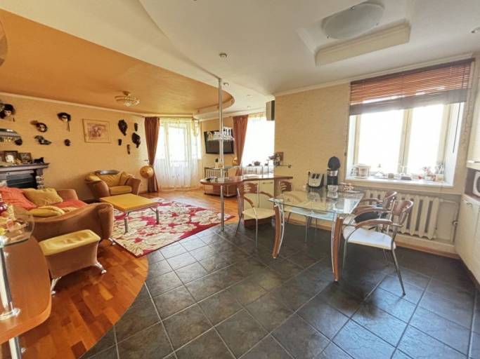 С высокопоставленными соседями, сауной и «морем неба»: самые дорогие квартиры на «вторичке» в Коми