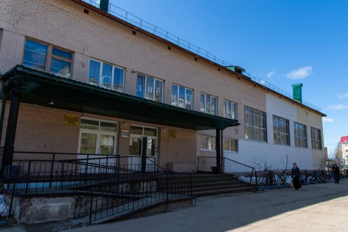 Ростислав Гольдштейн дал ряд важных поручений по капремонту школы в Ухте