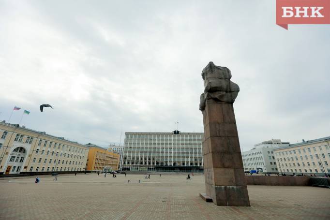 Ленин на месте алтаря, ответ Британии и недовольство Андропова: что в себе таит многовековая история Стефановской площади