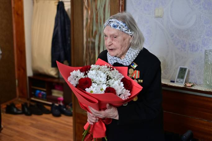 Ростислав Гольдштейн поздравил со 100-летием жительницу Инты