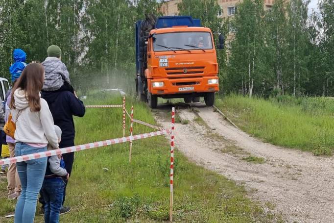 В Коми выберут лучшего водителя мусоровозной техники