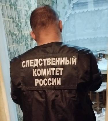 В квартире в Якше обнаружили убитого мужчину